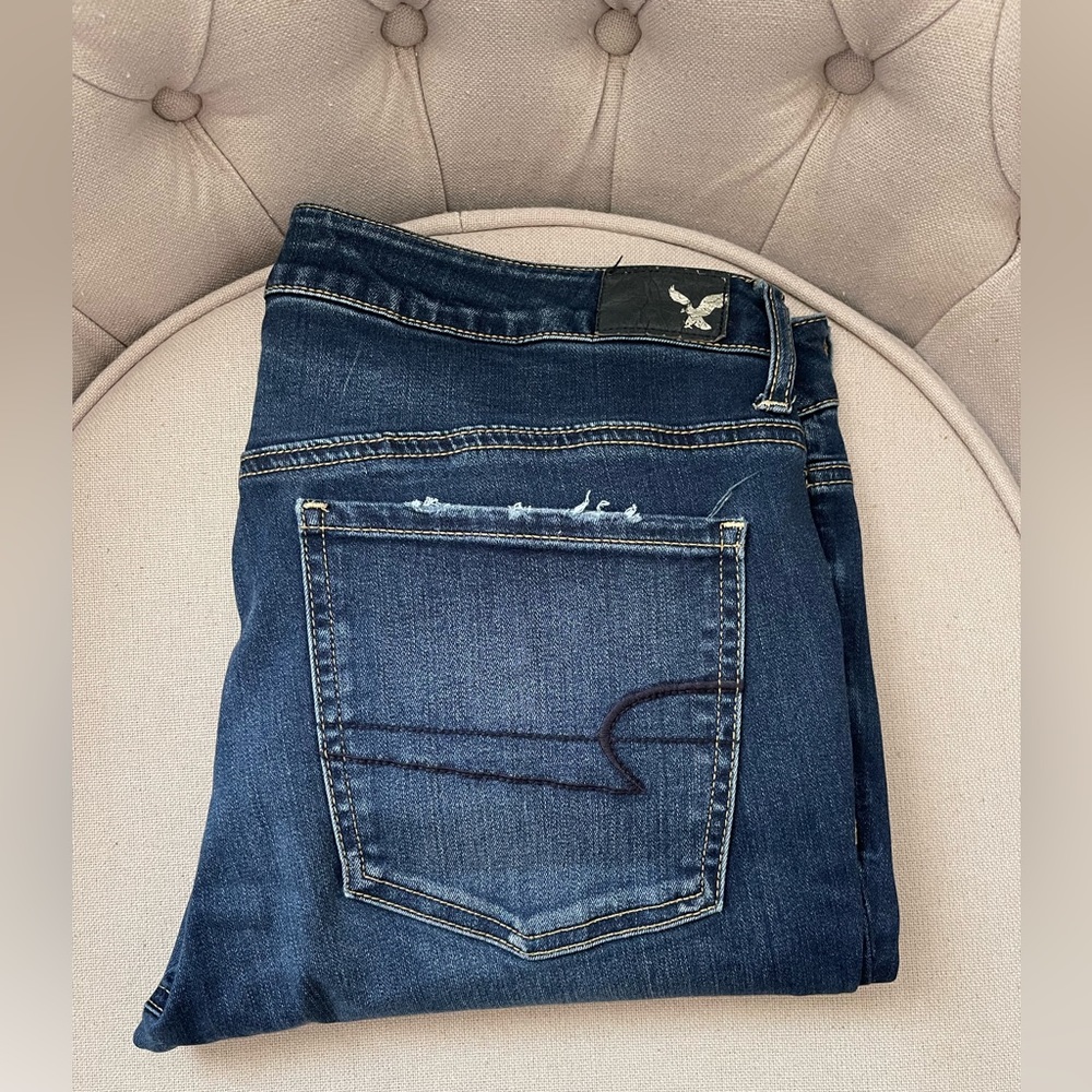 Brand New American Eagle super stretch size 14 short Jegging.